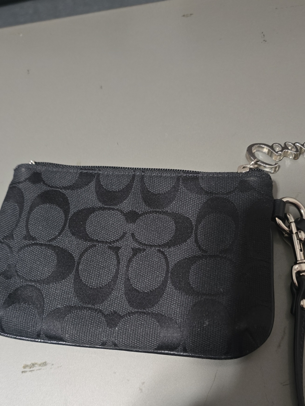 Coach - Picture 3 of 4